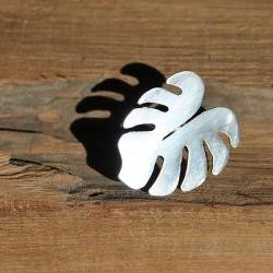 Silver ring - Tropical leaf silhouette